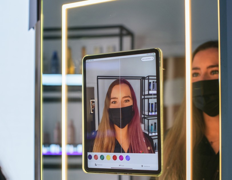 Amazon’s First-Ever Salon Utilizes AR Technology